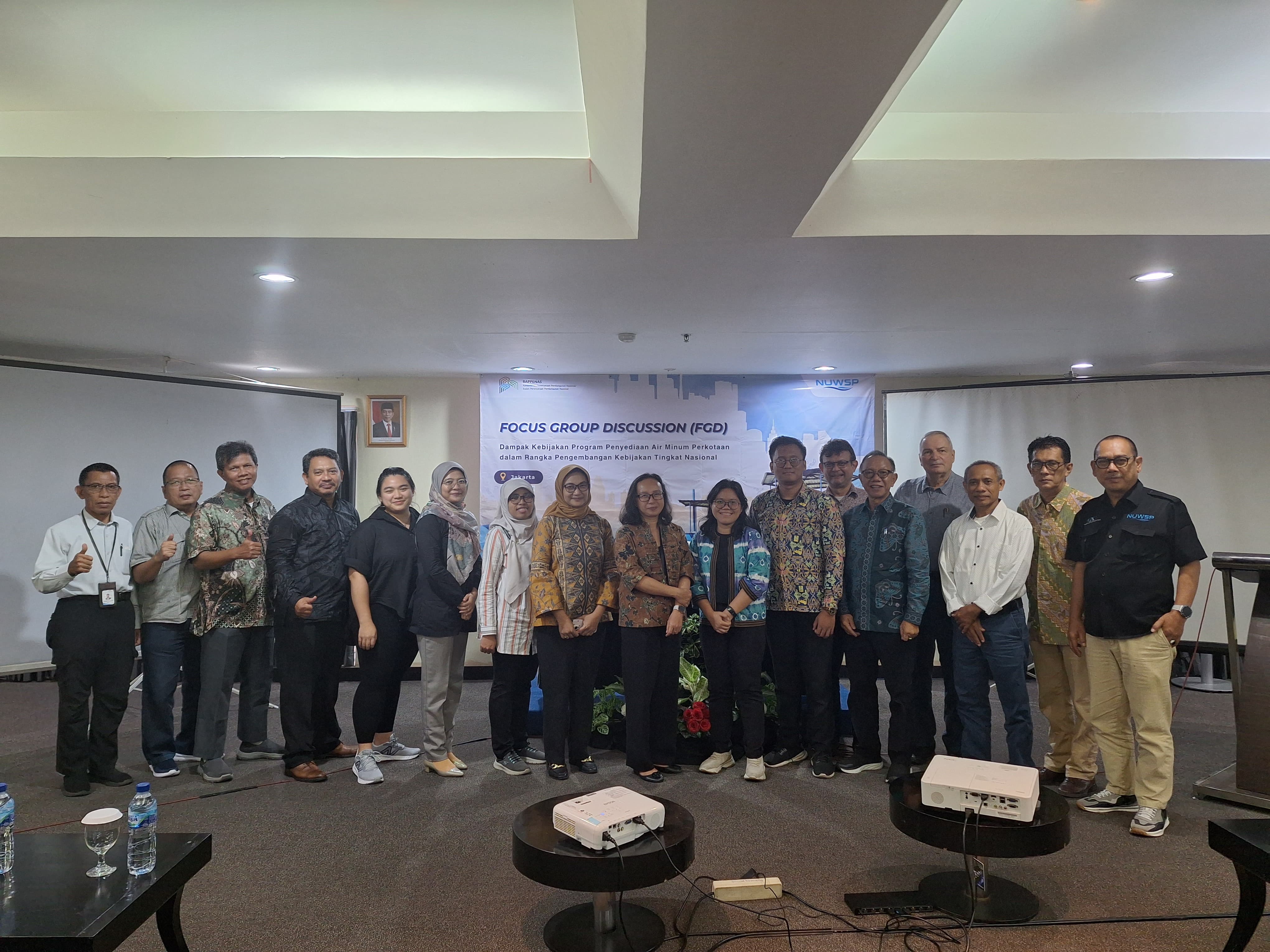 Focus Group Discussion (FGD) Dampak Kebijakan Program Penyediaan Air Minum Perkotaan dalam Rangka Pengembangan Kebijakan Tingkat Nasional